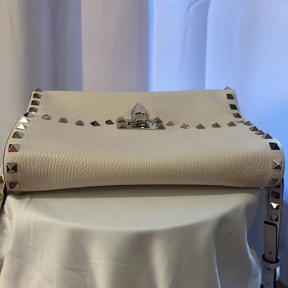 Valentino Garavani Rockstud Crossbody Shoulder Bag Pebble Calf Leather Ivory - Picture 8 of 17
